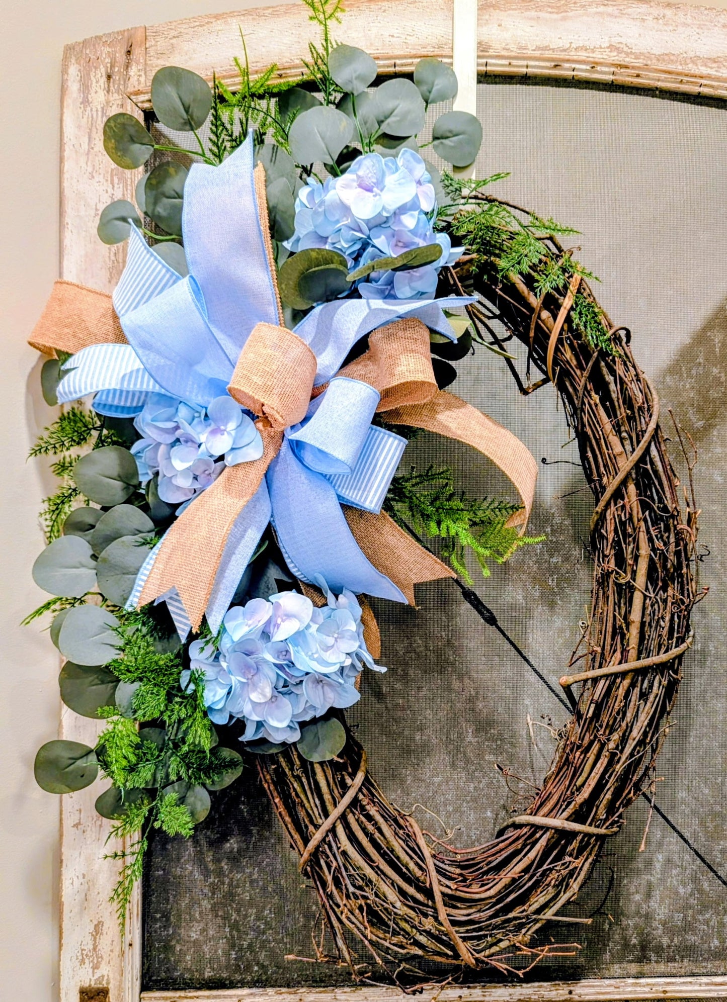 18" Oval Grapevine Wreath
