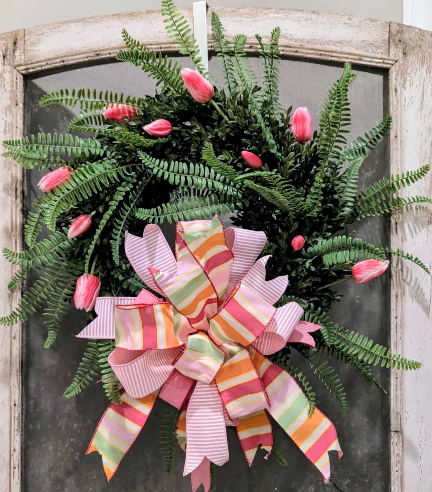 26" Tea Leaf/Fern/Tulip Wreath